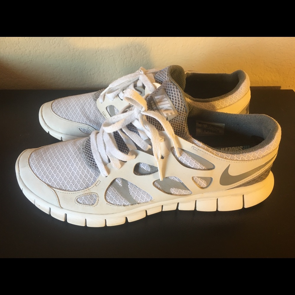 Men’s Nike Free Run 2 white and gray size 13
